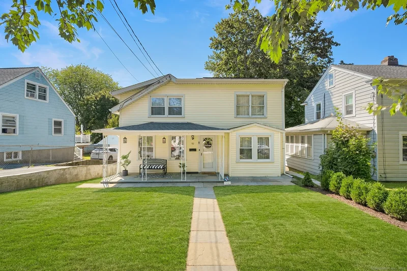 90 Courtland Hill Street, Stamford, CT 06906 MLS#:24120369