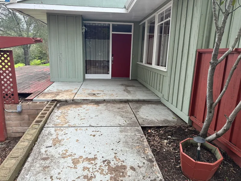 Single Family Residence in Walnut Creek