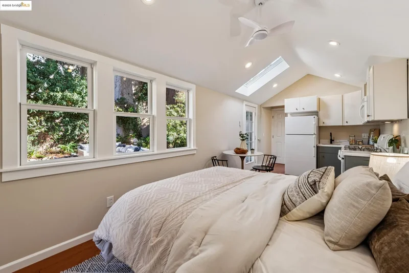 2636 Alcatraz Ave, Oakland, California, United States. - Photo 45