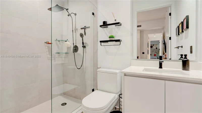 545 SW 11th St 105, Miami, Florida, United States. - Photo 35