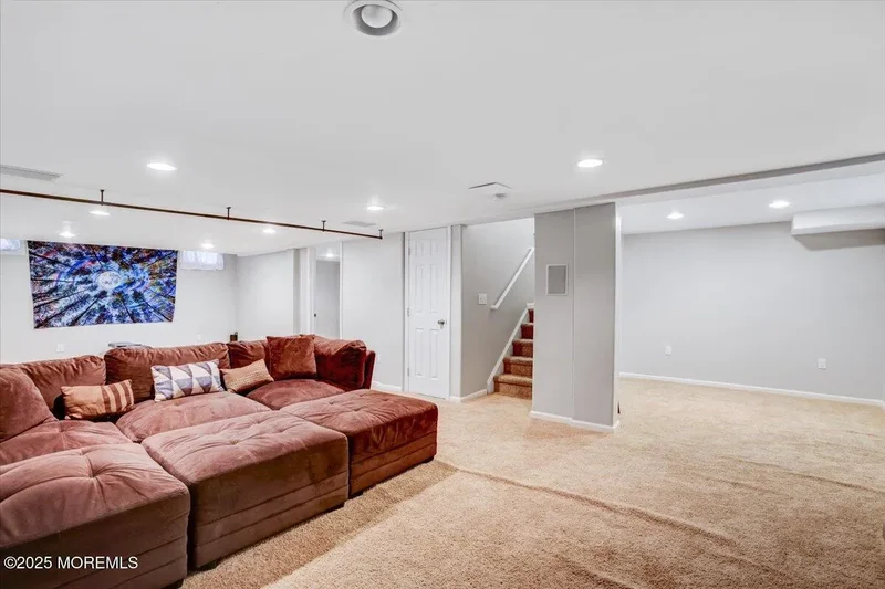 102 Whitlock Court, Manalapan, NJ 07726, Manalapan Township, New Jersey, United States. - Photo 16