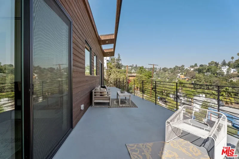 4691 Glenalbyn Drive, Los Angeles, California, United States. - Photo 7