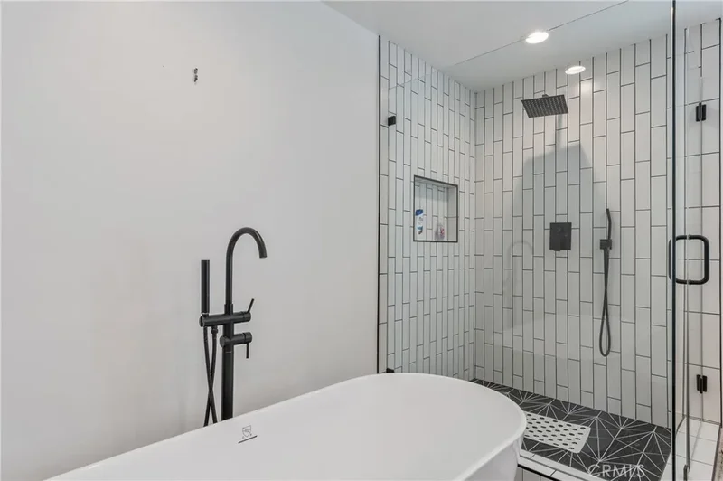 23534 Aetna St, Woodland Hills, CA 91367, Los Angeles, California, United States. - Photo 53
