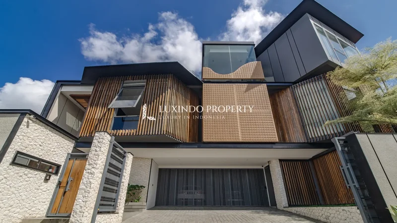 UMALAS – STUNNING FREEHOLD VILLA IN BUMBAK