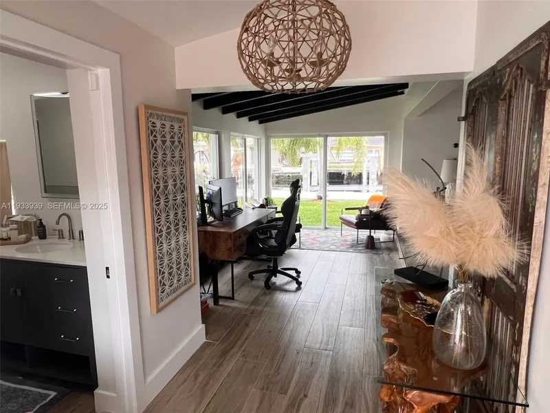 2156 NE 18th Ave, Wilton Manors, Florida, United States. - Photo 24