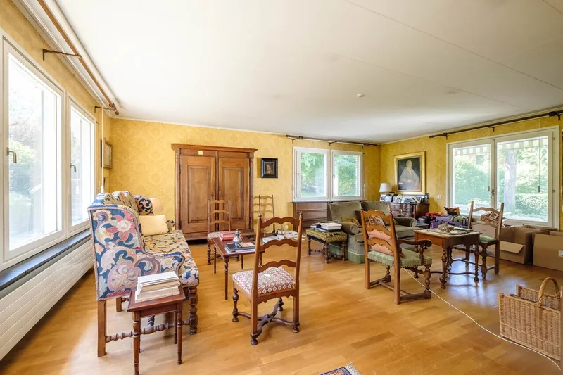 House to renovate in a rural setting in Onex