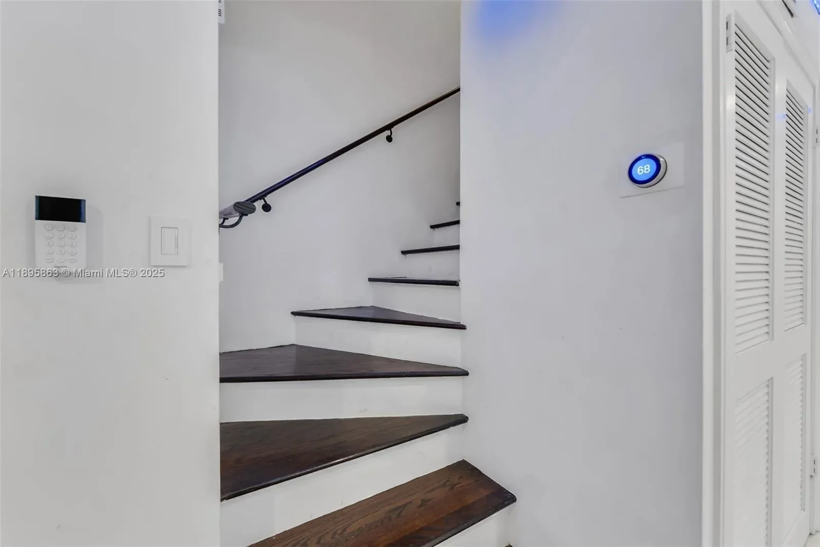 4801 University Dr, Coral Gables, Florida, United States. - Photo 37