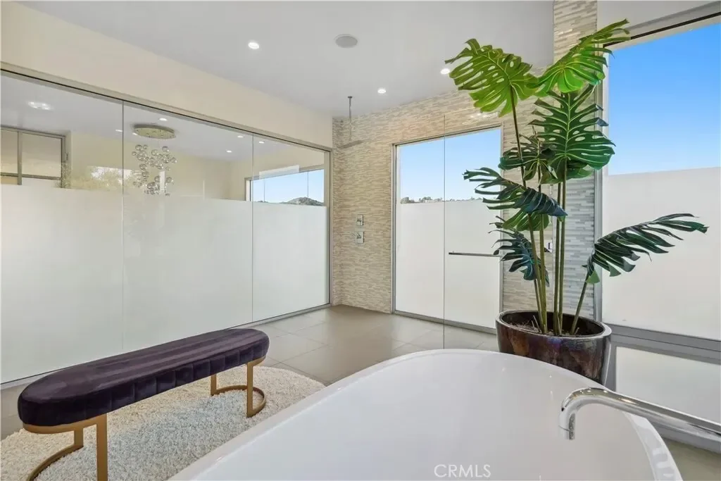 9716 Oak Pass Road, Beverly Hills, California, United States. - Photo 24