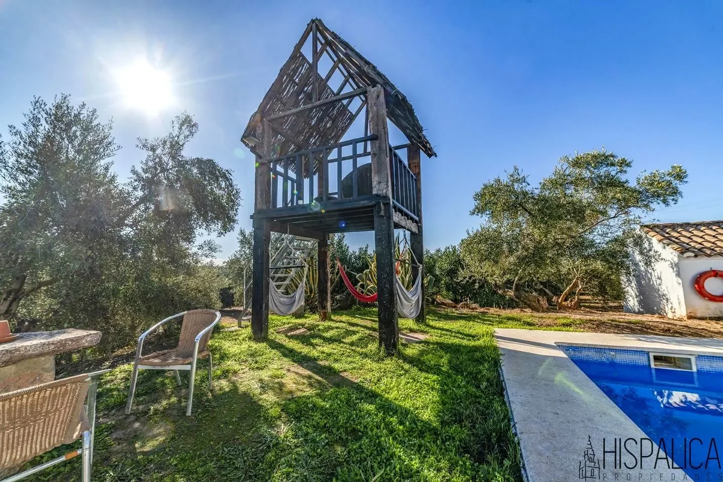 Exterior photo 9
