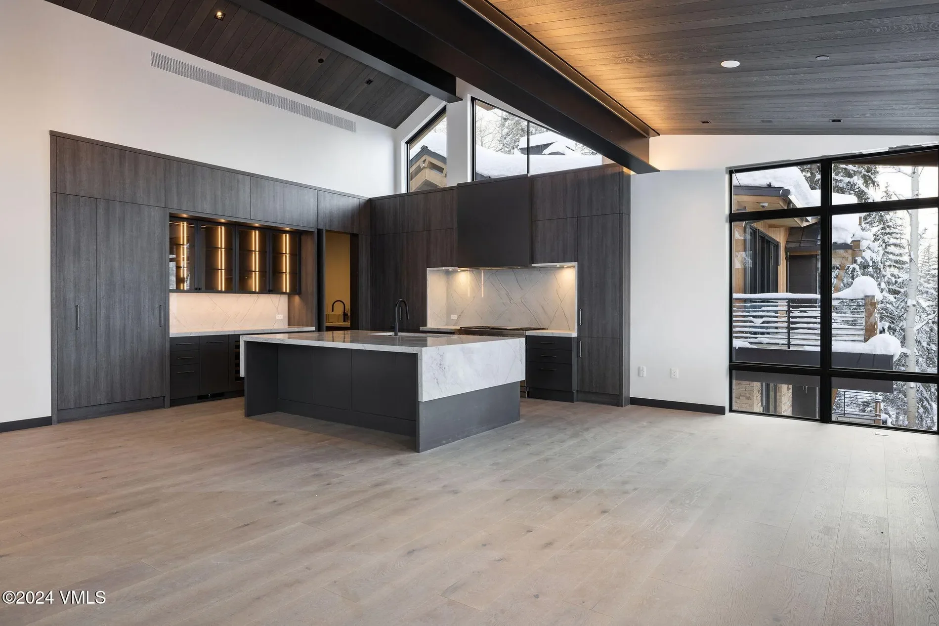 366 Forest Road, Vail, CO, 81657, USA, Vail, Colorado, United States. - Photo 2