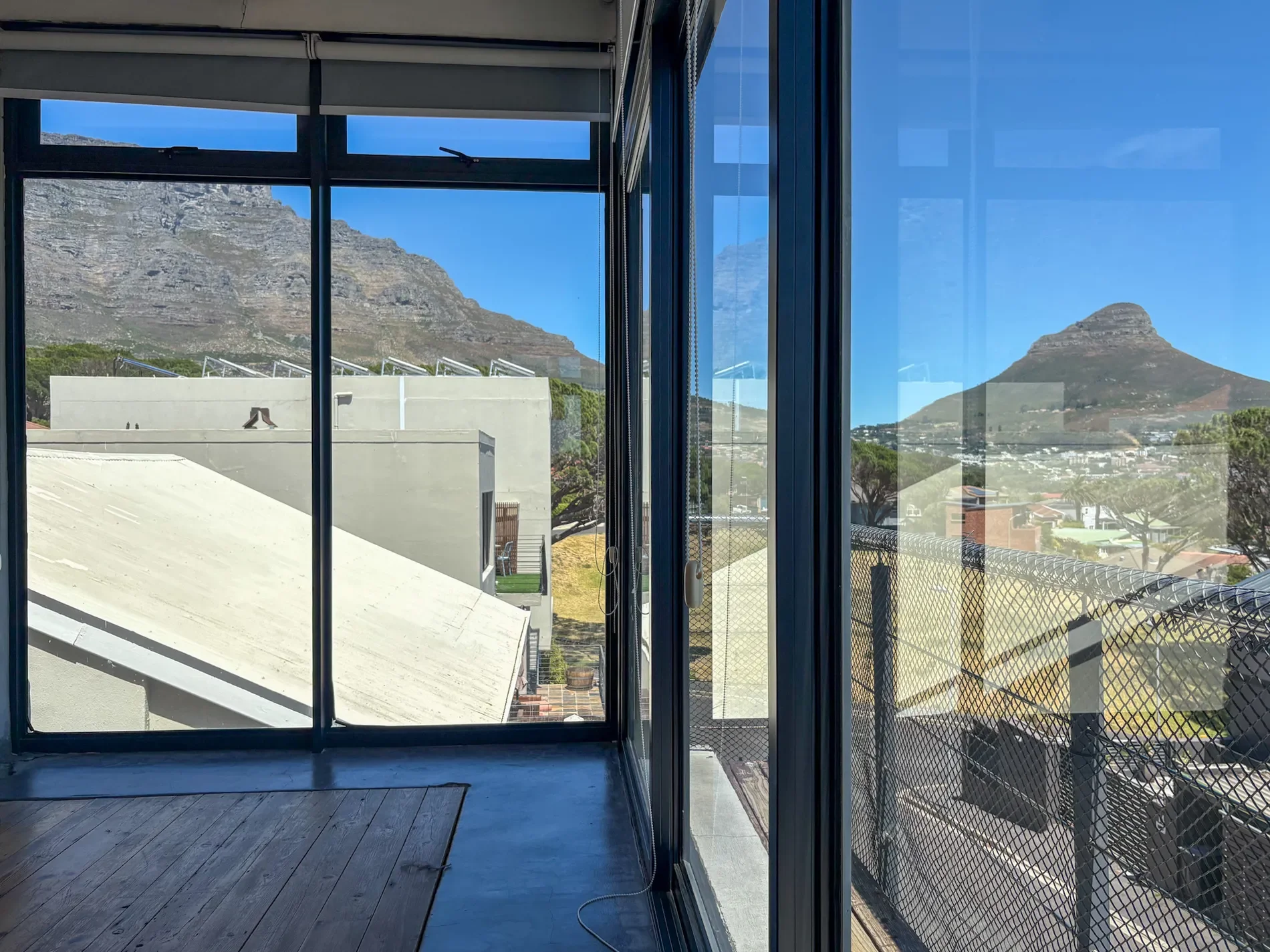 Exterior photo 8
