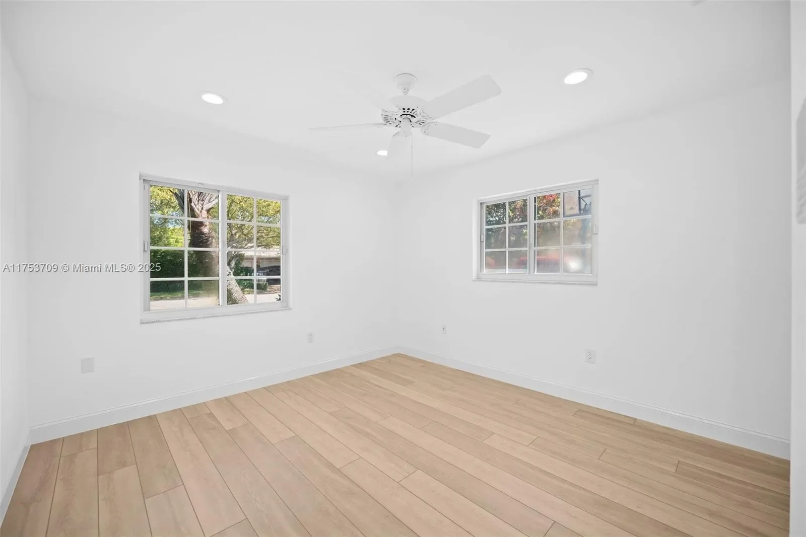 13060 SW 70th Ave, Coral Gables, Florida, United States. - Photo 13