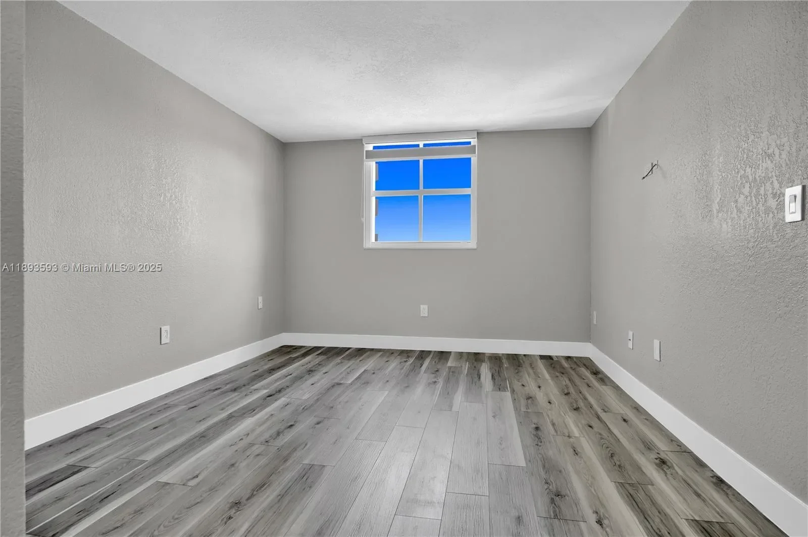 5880 Collins Ave, Miami Beach, Florida, United States. - Photo 22