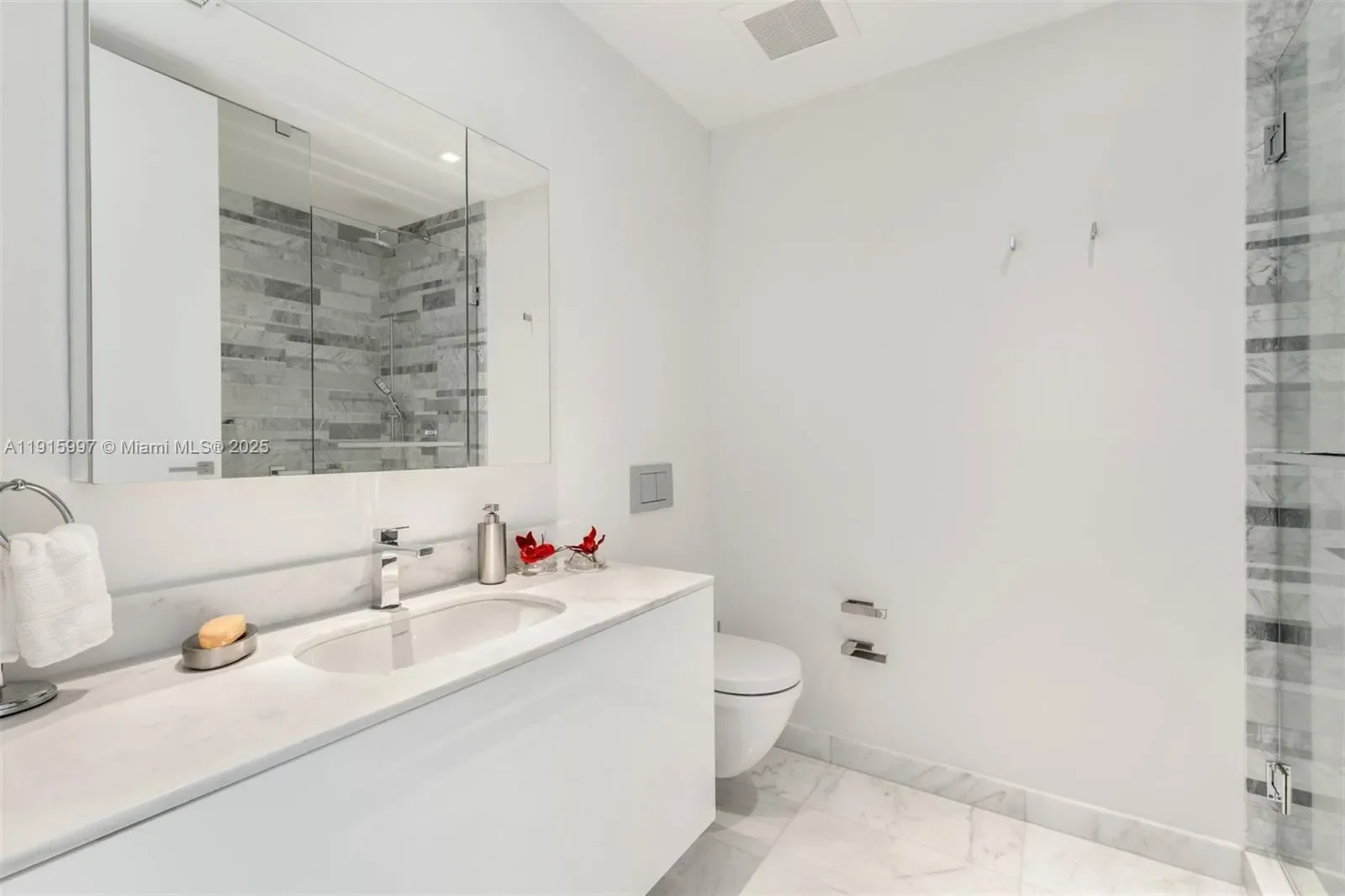 10201 Collins Ave 1803, Bal Harbour, Florida, United States. - Photo 32