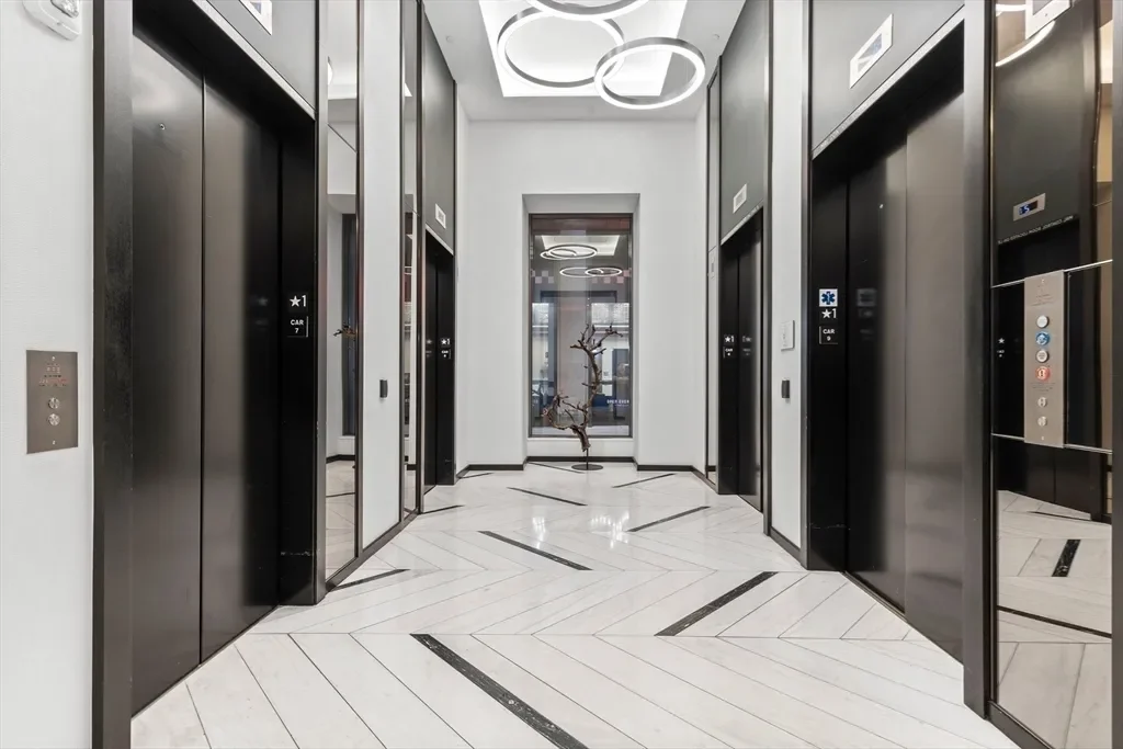 135 Seaport, Boston, Massachusetts, United States. - Photo 8