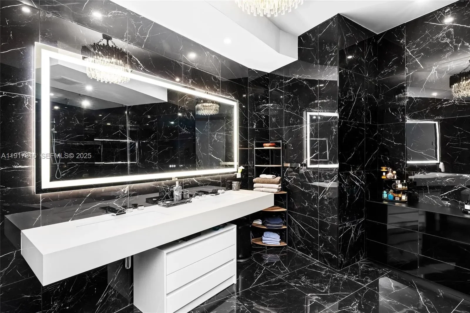 18555 Collins Ave, Golden Beach, Florida, United States. - Photo 35