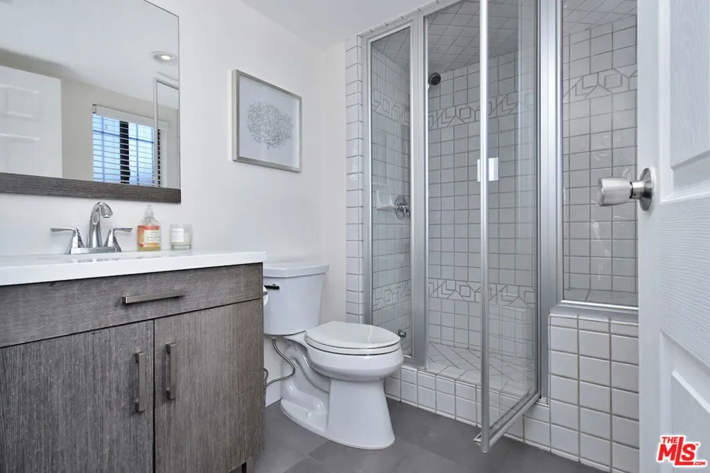 851 N Kings Road 310, Los Angeles, California, United States. - Photo 16