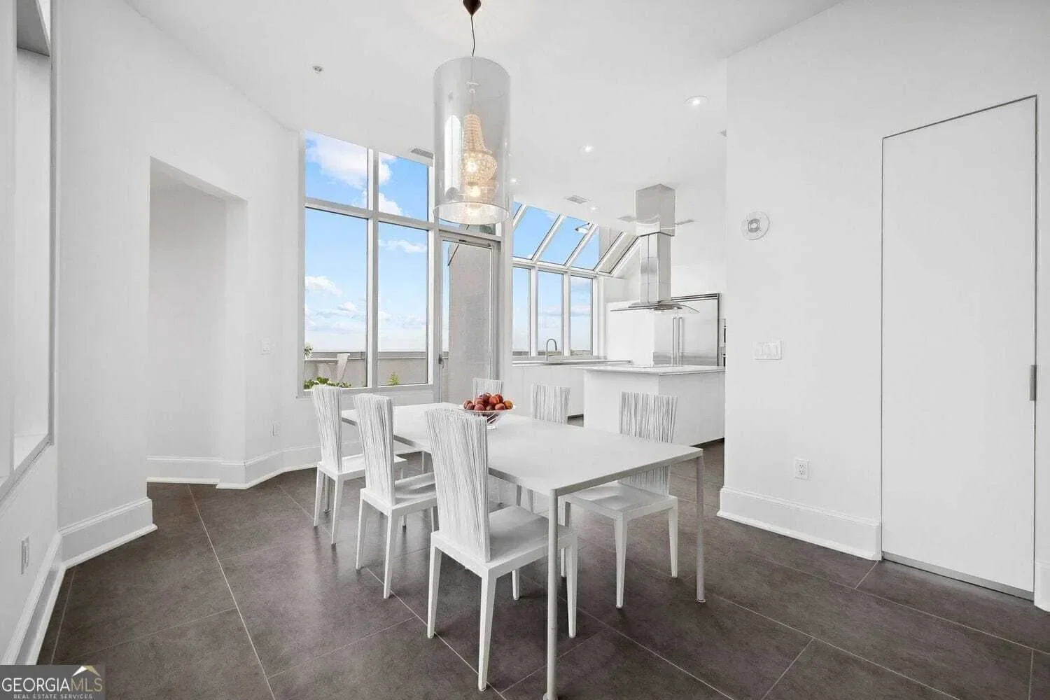 2828 Peachtree Road NW, Atlanta, Georgia, United States. - Photo 10