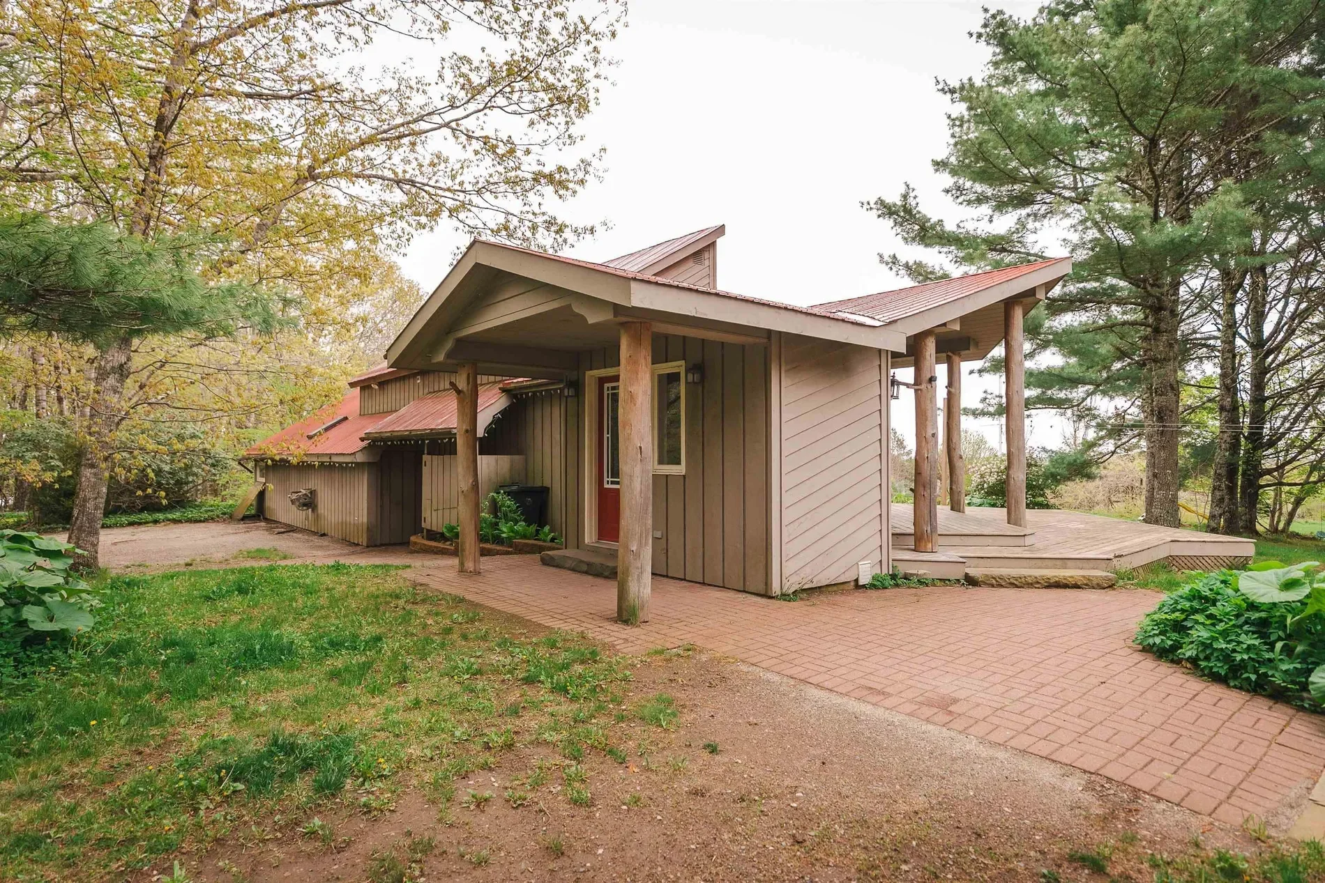 Exterior photo 4