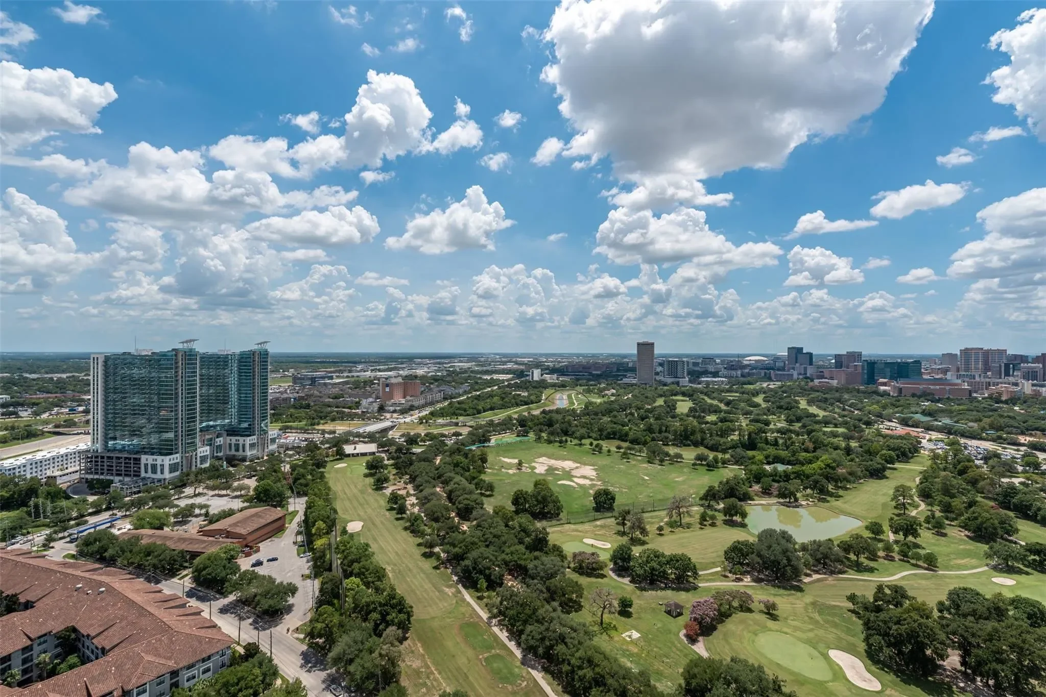 1701 Hermann Drive 34L, Houston, Texas, United States. - Photo 2