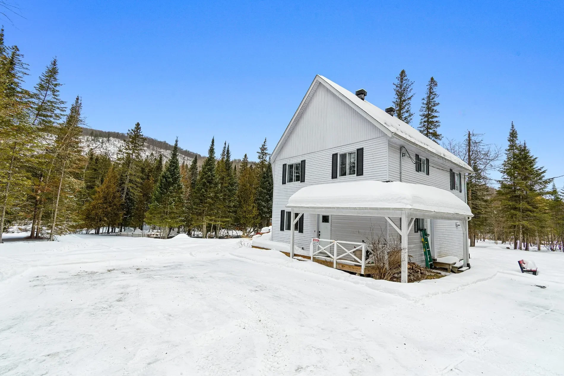 Exterior photo 4