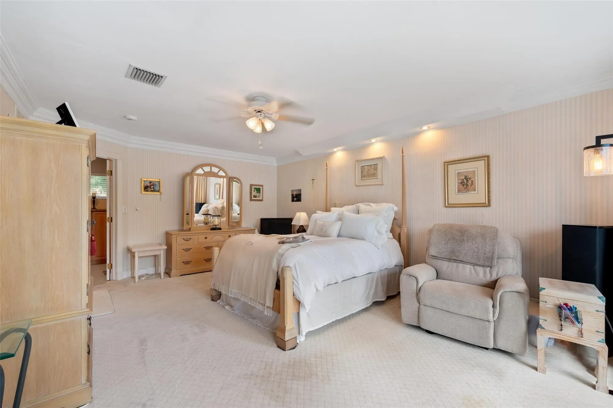2870 NE 26th St, Wilton Manors, Florida, United States. - Photo 11
