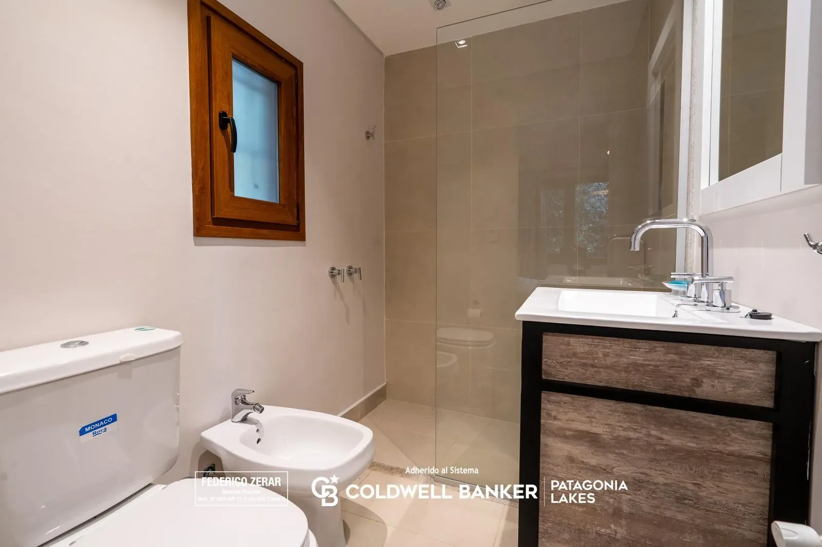 VENTA - Exclusiva casa de 8 ambientes, 5 dormitorios, 6 baños en barrio Las Vertientes, Bariloche, San Carlos de Bariloche, Río Negro, Argentina. - Photo 52