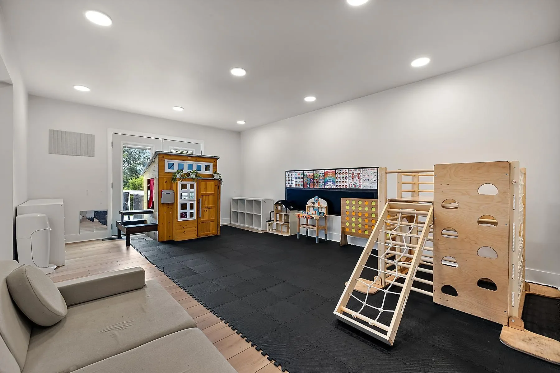 6207 Timberwood, West Bloomfield, MI 48322, Farmington Hills, Michigan, United States. - Photo 11
