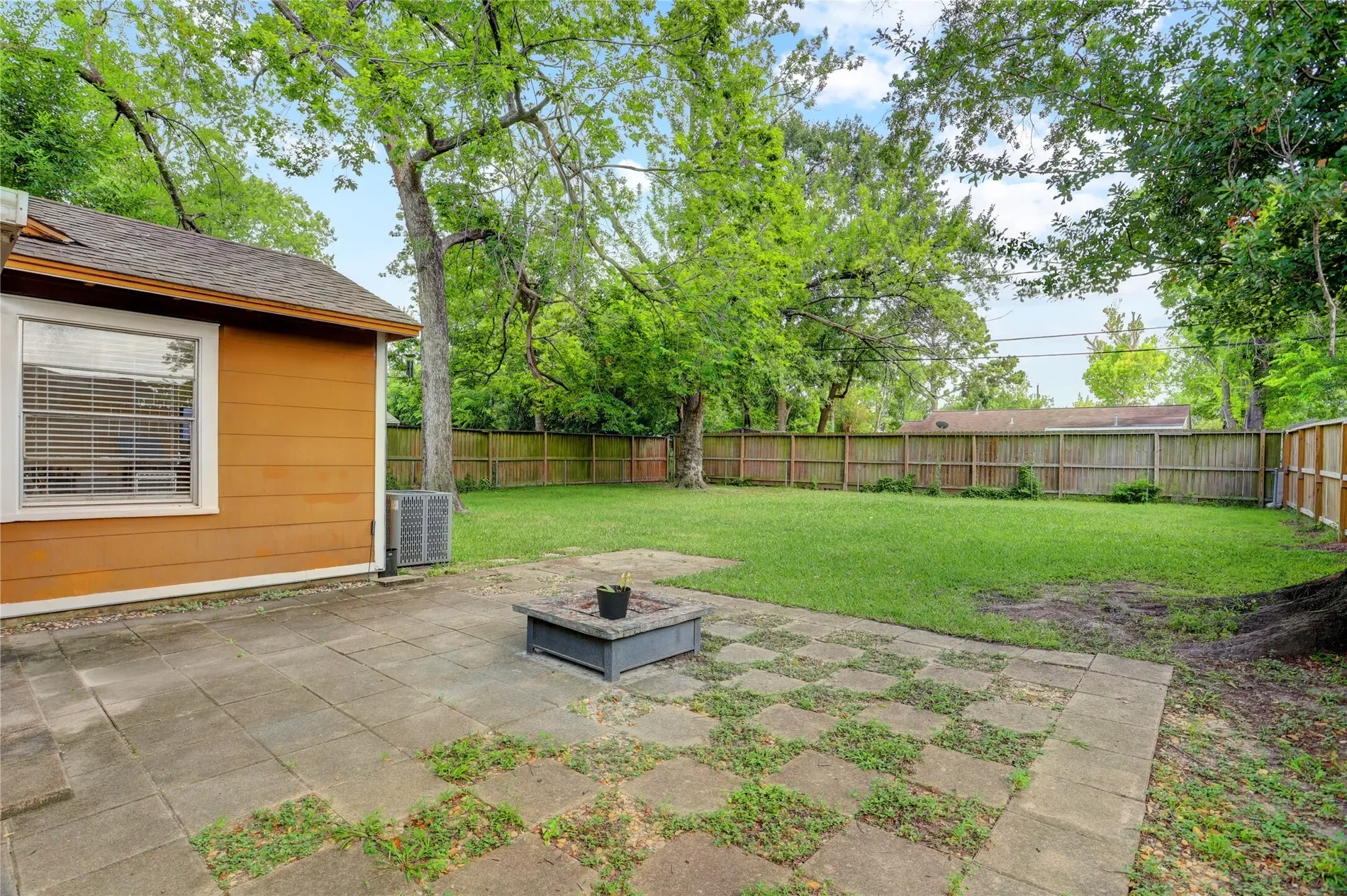 6625 Sivley Street, Houston, TX 77055, Houston, Texas, United States. - Photo 10