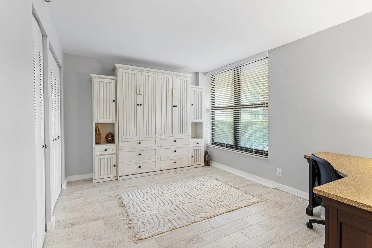 17 Royal Palm Way, Boca Raton, Florida, United States. - Photo 2
