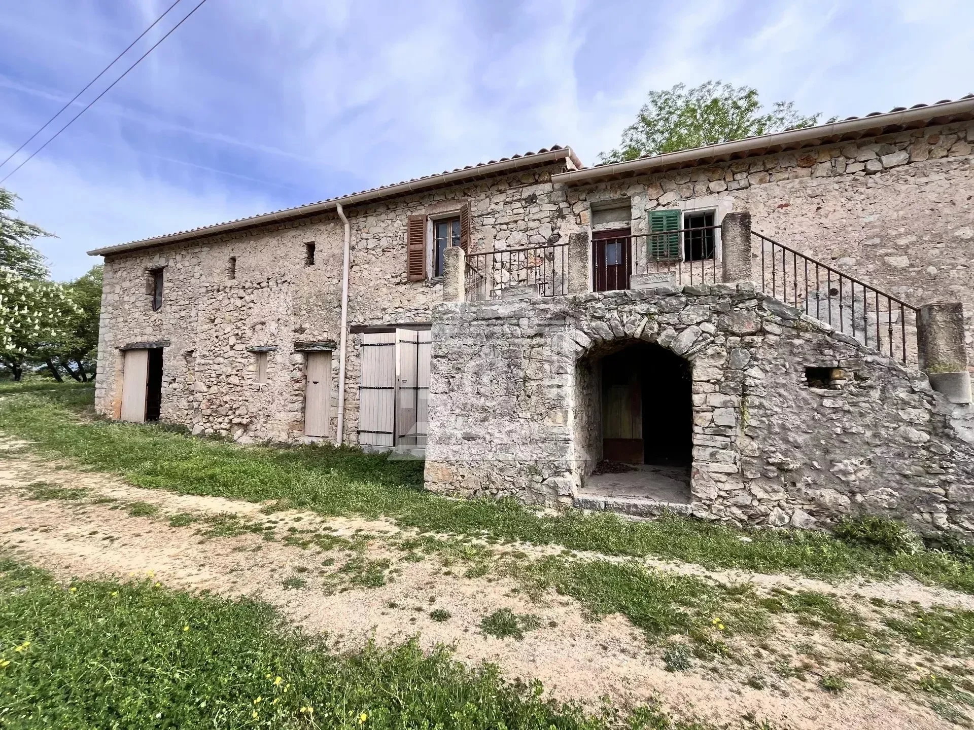 Exterior photo 11
