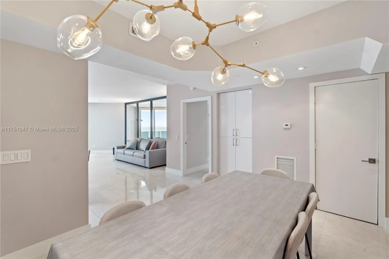 4779 Collins Ave 2204, Miami Beach, Florida, United States. - Photo 11