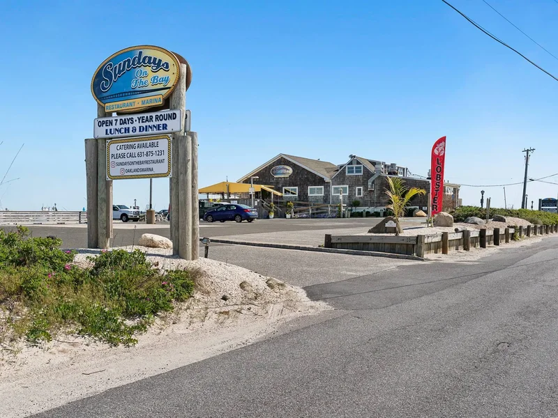 Dune Road, Hampton Bays, New York, United States. - Photo 21