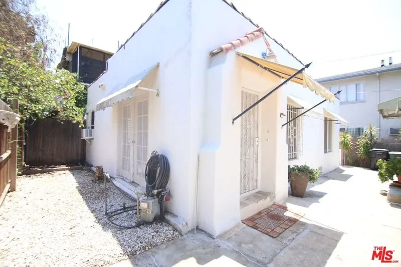 1028 N Hayworth Avenue, Los Angeles, California, United States. - Photo 19