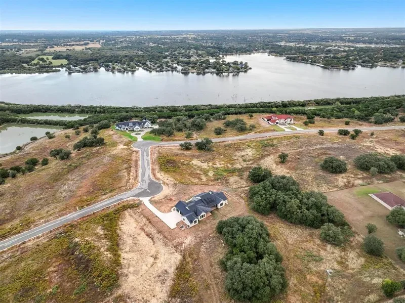 8053 Brownie Luker Boulevard, Granbury, Texas, United States. - Photo 32