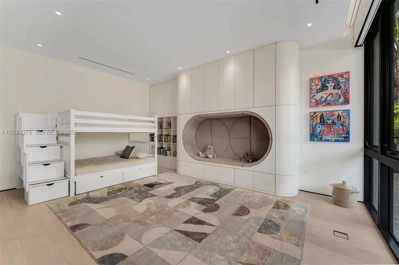 661 Melaleuca Ln, Miami, Florida, United States. - Photo 48