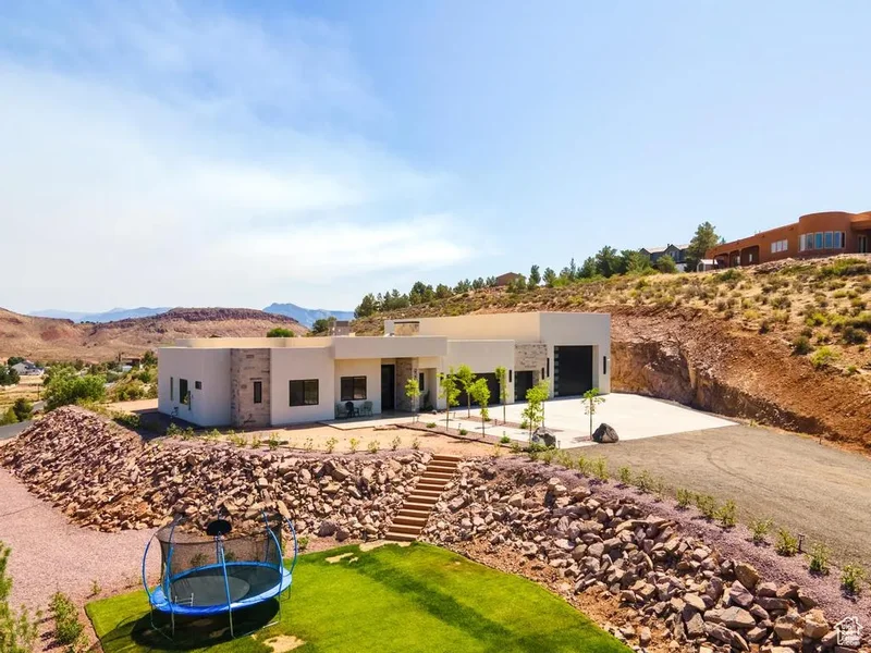 226 W SHINARUMP CIR, Leeds, Utah, United States. - Photo 68