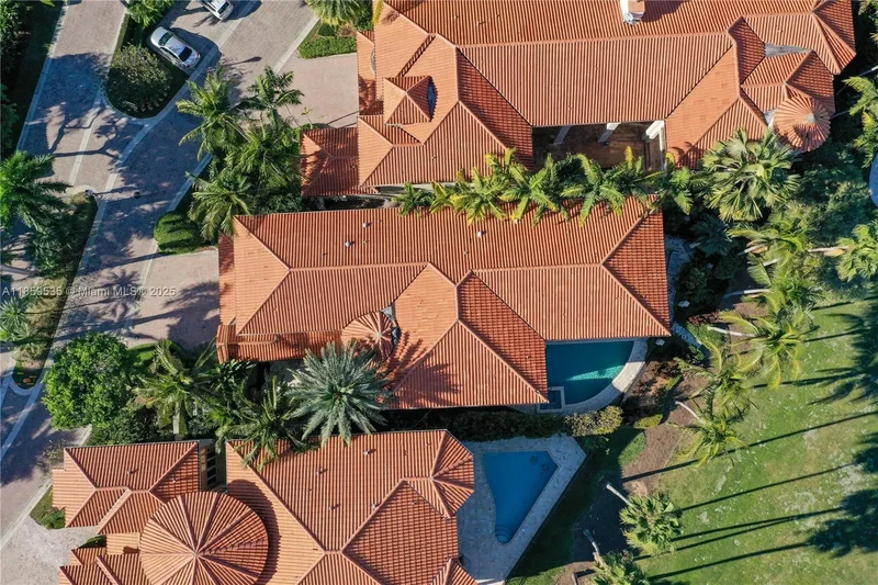 13681 Deering Bay Dr, Coral Gables, Florida, United States. - Photo 39