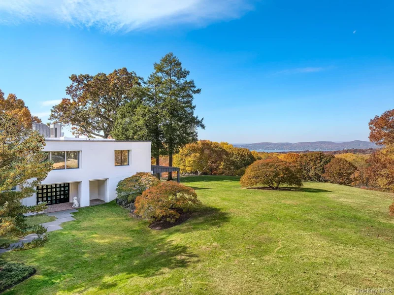 48 Raafenberg Road, Sleepy Hollow, New York, United States. - Photo 3