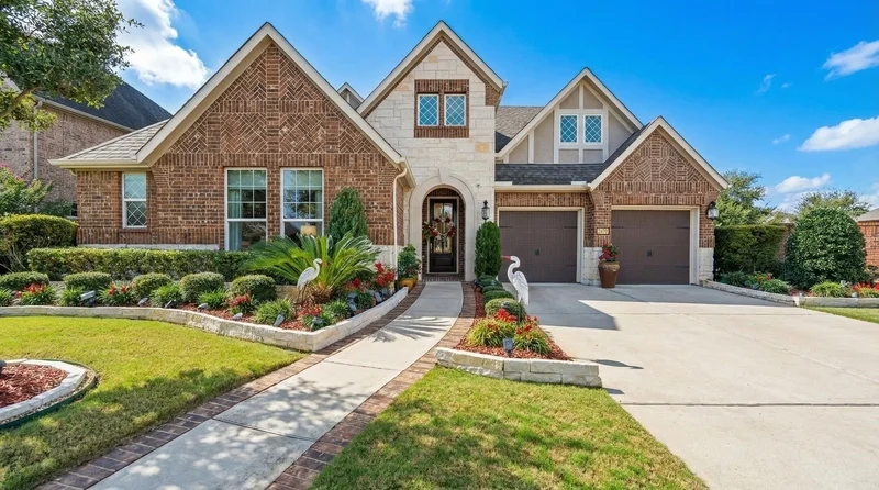 Single Family Residence in Sugar Land