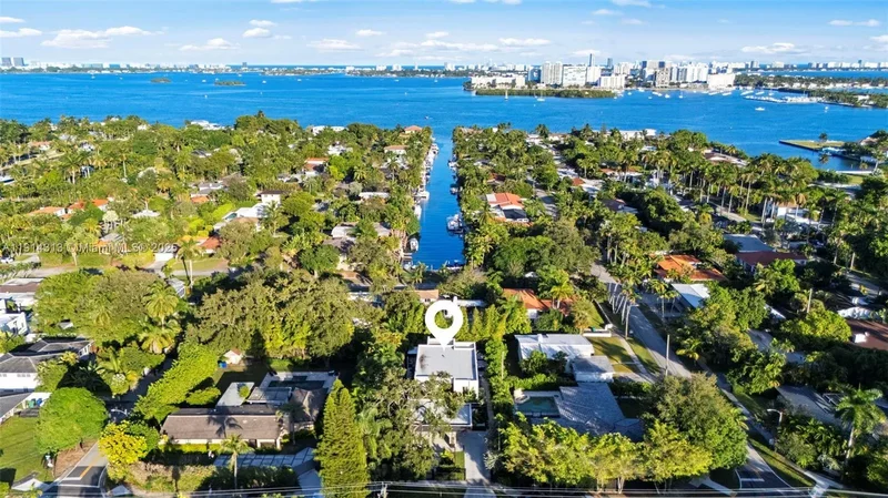 8625 NE 10th Ave, Miami, Florida, United States. - Photo 38