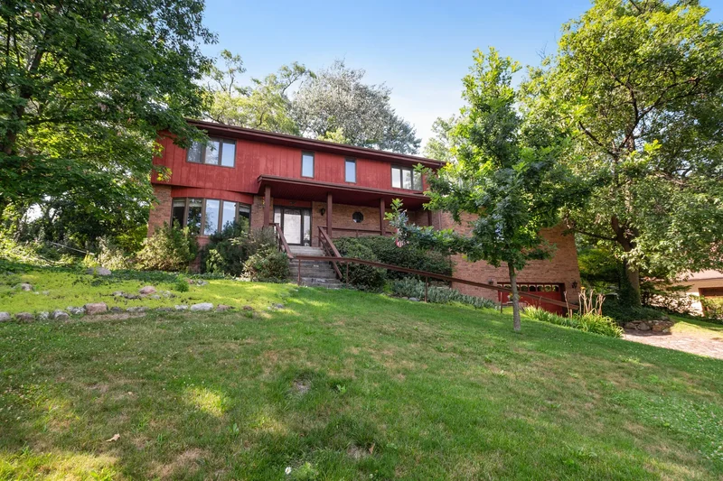 4 Bedrooms Single Family Detached