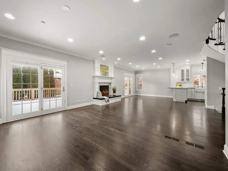6732 N. East Prairie Road, Lincolnwood, IL, 60712, USA, Lincolnwood, Illinois, United States. - Photo 19