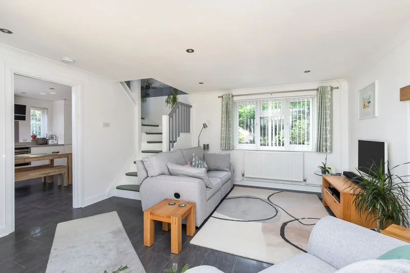 1 Amundsen Road, Horsham, RH12 5GE, Horsham, England, United Kingdom. - Photo 4