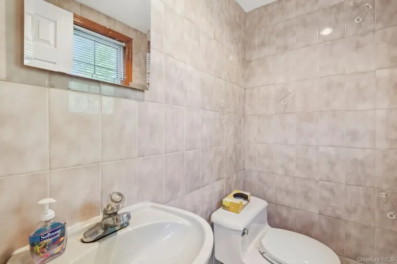 10 Aron Drive, Woodbury, NY, 11797, USA, Woodbury, New York, United States. - Photo 24