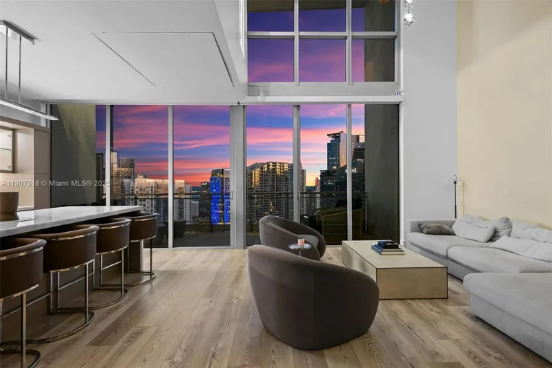 90 SW 3rd St PH-15, Miami, Florida, United States. - Photo 3