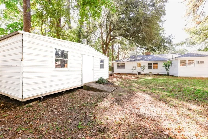 112 E Derenne Avenue, Savannah, Georgia, United States. - Photo 9