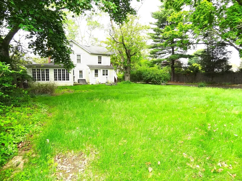 209 South Pine Creek Road, Fairfield, Connecticut, United States. - Photo 15