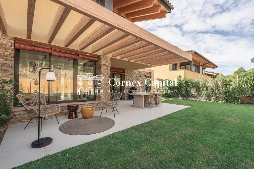 Exterior photo 6