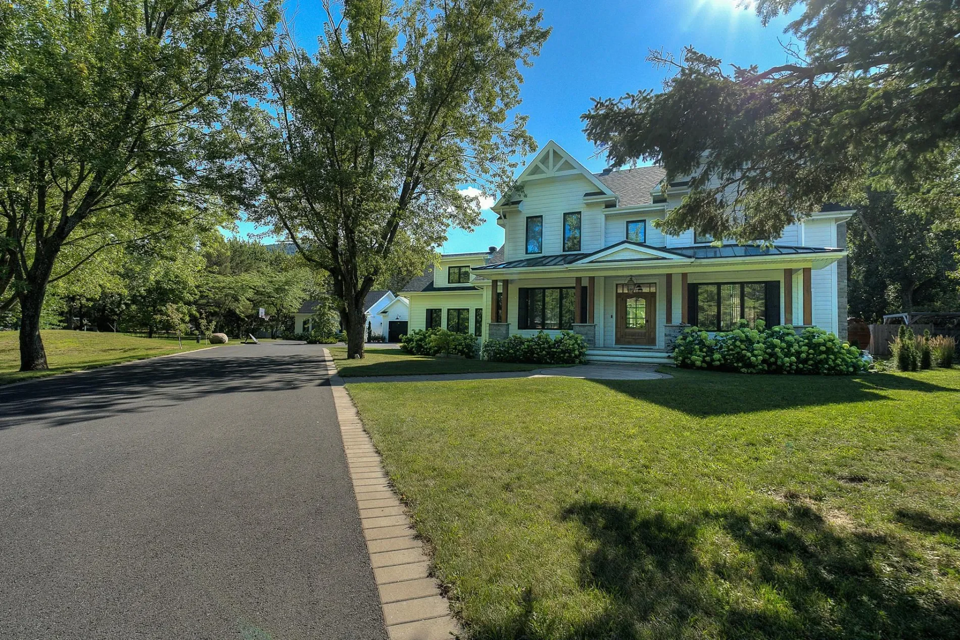 Exterior photo 10